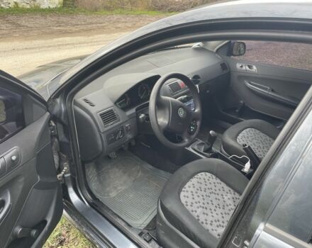 Серый Шкода Фабия, объемом двигателя 1.2 л и пробегом 145 тыс. км за 3900 $, фото 9 на Automoto.ua