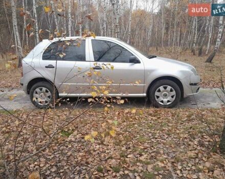 Серый Шкода Фабия, объемом двигателя 1.2 л и пробегом 202 тыс. км за 3700 $, фото 2 на Automoto.ua