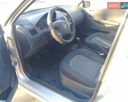 Шкода Фабия 2007 в Сквира на Automoto.ua Серый Шкода Фабия, объемом двигателя 1.2 л и пробегом 202 тыс. км за 3750 $, фото 6 на Automoto.ua