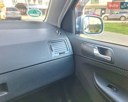 Серый Шкода Фабия, объемом двигателя 1.4 л и пробегом 116 тыс. км за 4650 $, фото 62 на Automoto.ua