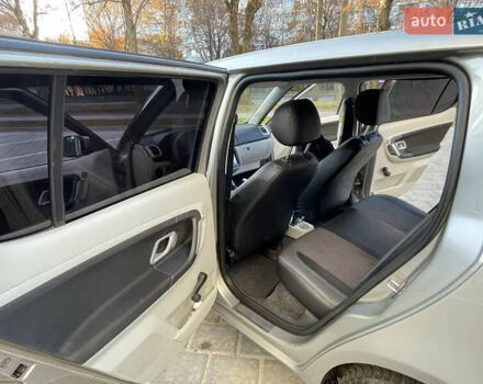 Сірий Шкода Фабія, об'ємом двигуна 1.4 л та пробігом 260 тис. км за 4299 $, фото 21 на Automoto.ua