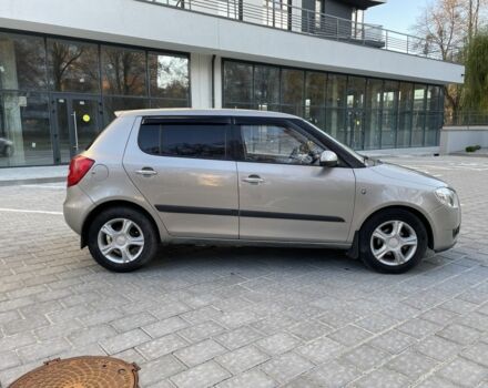 Сірий Шкода Фабія, об'ємом двигуна 1.4 л та пробігом 260 тис. км за 4299 $, фото 2 на Automoto.ua