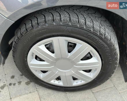 Серый Шкода Фабия, объемом двигателя 1.2 л и пробегом 179 тыс. км за 4299 $, фото 41 на Automoto.ua