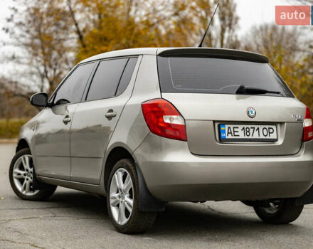 Серый Шкода Фабия, объемом двигателя 1.39 л и пробегом 204 тыс. км за 4900 $, фото 2 на Automoto.ua