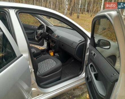 Серый Шкода Фабия, объемом двигателя 1.2 л и пробегом 202 тыс. км за 3700 $, фото 10 на Automoto.ua