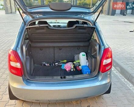 Серый Шкода Фабия, объемом двигателя 1.2 л и пробегом 181 тыс. км за 4500 $, фото 2 на Automoto.ua