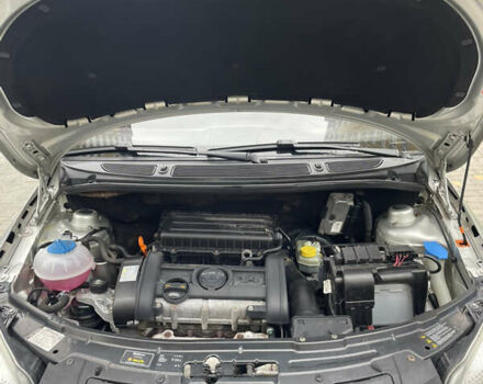 Серый Шкода Фабия, объемом двигателя 1.39 л и пробегом 208 тыс. км за 5500 $, фото 13 на Automoto.ua