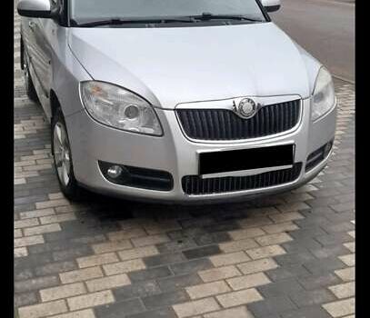 Серый Шкода Фабия, объемом двигателя 1.39 л и пробегом 145 тыс. км за 4500 $, фото 2 на Automoto.ua