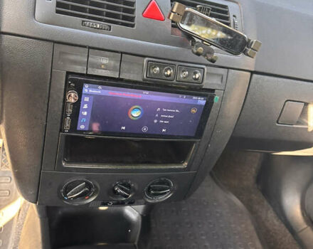 Шкода Фабия 2007 в Харькове на Automoto.ua Серый Шкода Фабия, объемом двигателя 1.2 л и пробегом 193 тыс. км за 4200 $, фото 7 на Automoto.ua