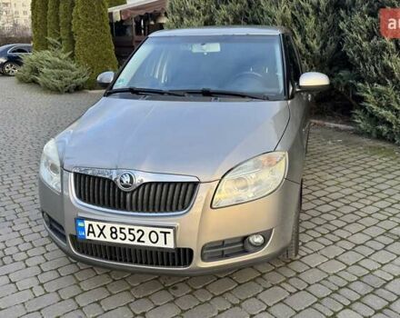 Серый Шкода Фабия, объемом двигателя 1.6 л и пробегом 198 тыс. км за 5900 $, фото 1 на Automoto.ua