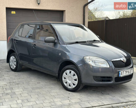 Серый Шкода Фабия, объемом двигателя 1.2 л и пробегом 179 тыс. км за 4299 $, фото 3 на Automoto.ua