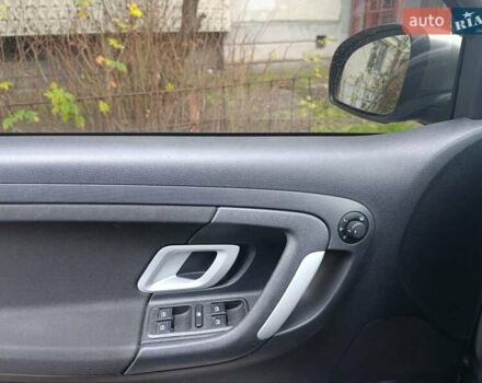 Серый Шкода Фабия, объемом двигателя 1.6 л и пробегом 198 тыс. км за 5900 $, фото 9 на Automoto.ua