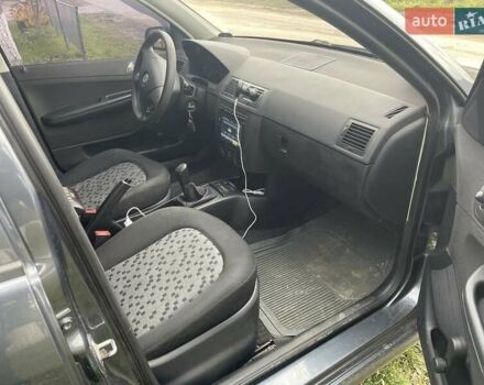 Сірий Шкода Фабія, об'ємом двигуна 1.2 л та пробігом 145 тис. км за 3900 $, фото 3 на Automoto.ua