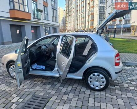 Серый Шкода Фабия, объемом двигателя 1.4 л и пробегом 116 тыс. км за 4650 $, фото 30 на Automoto.ua