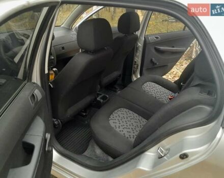 Серый Шкода Фабия, объемом двигателя 1.2 л и пробегом 202 тыс. км за 3700 $, фото 9 на Automoto.ua