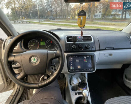 Сірий Шкода Фабія, об'ємом двигуна 1.4 л та пробігом 260 тис. км за 4299 $, фото 13 на Automoto.ua