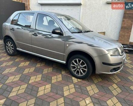 Серый Шкода Фабия, объемом двигателя 1.2 л и пробегом 195 тыс. км за 2850 $, фото 2 на Automoto.ua