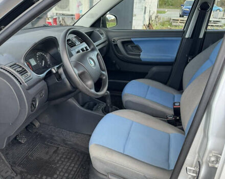 Сірий Шкода Фабія, об'ємом двигуна 1.2 л та пробігом 206 тис. км за 4700 $, фото 11 на Automoto.ua