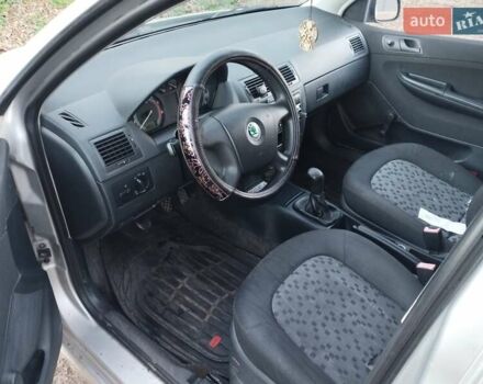 Серый Шкода Фабия, объемом двигателя 1.2 л и пробегом 250 тыс. км за 3600 $, фото 3 на Automoto.ua