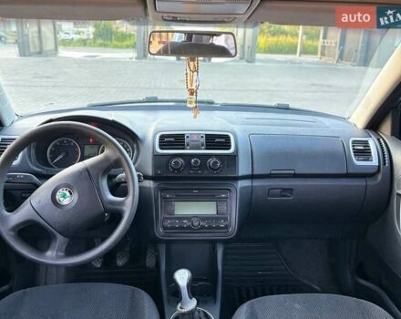 Серый Шкода Фабия, объемом двигателя 1.2 л и пробегом 181 тыс. км за 4500 $, фото 15 на Automoto.ua