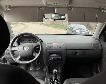 Серый Шкода Фабия, объемом двигателя 1.2 л и пробегом 199 тыс. км за 3500 $, фото 9 на Automoto.ua