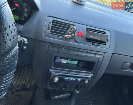 Серый Шкода Фабия, объемом двигателя 1.2 л и пробегом 350 тыс. км за 2400 $, фото 11 на Automoto.ua