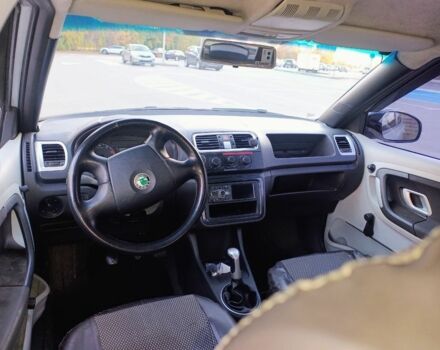 Серый Шкода Фабия, объемом двигателя 1.4 л и пробегом 372 тыс. км за 3500 $, фото 5 на Automoto.ua