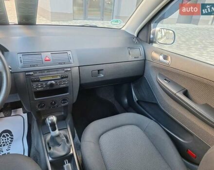 Серый Шкода Фабия, объемом двигателя 1.4 л и пробегом 116 тыс. км за 4650 $, фото 54 на Automoto.ua