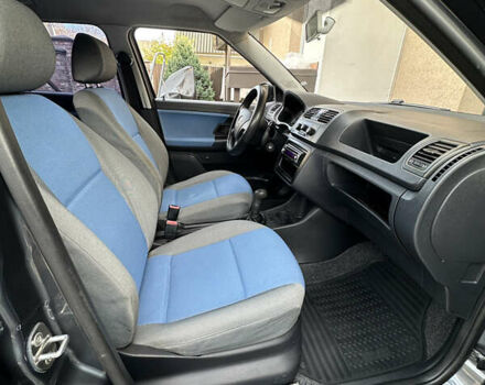 Серый Шкода Фабия, объемом двигателя 1.2 л и пробегом 179 тыс. км за 4299 $, фото 15 на Automoto.ua