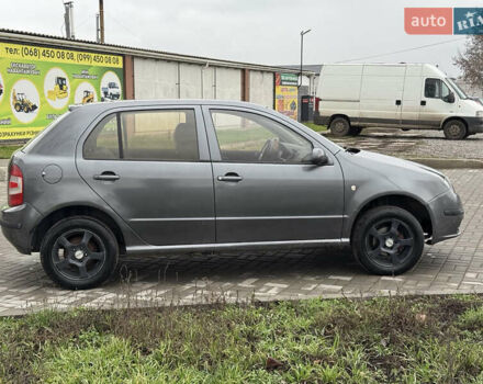 Серый Шкода Фабия, объемом двигателя 1.2 л и пробегом 333 тыс. км за 2700 $, фото 1 на Automoto.ua