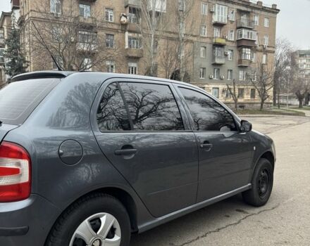 Серый Шкода Фабия, объемом двигателя 1.2 л и пробегом 199 тыс. км за 3500 $, фото 2 на Automoto.ua