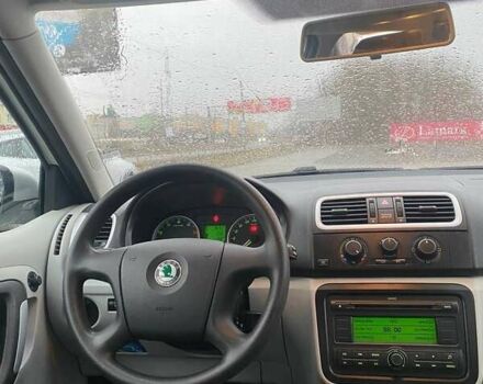 Серый Шкода Фабия, объемом двигателя 1.39 л и пробегом 360 тыс. км за 5000 $, фото 8 на Automoto.ua