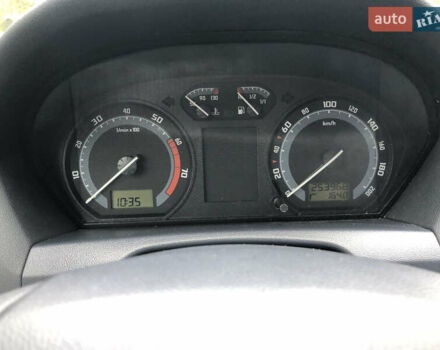 Серый Шкода Фабия, объемом двигателя 1.2 л и пробегом 253 тыс. км за 3600 $, фото 5 на Automoto.ua