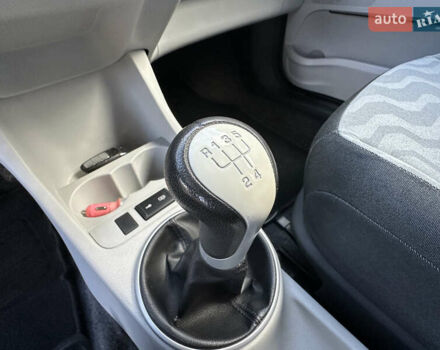 Серый Шкода Фабия, объемом двигателя 1.6 л и пробегом 236 тыс. км за 4850 $, фото 33 на Automoto.ua