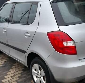 Серый Шкода Фабия, объемом двигателя 1.39 л и пробегом 145 тыс. км за 4500 $, фото 3 на Automoto.ua