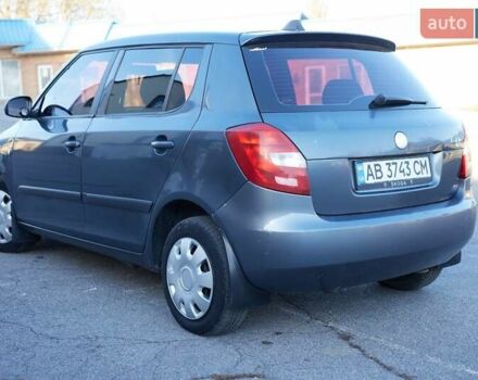 Серый Шкода Фабия, объемом двигателя 1.39 л и пробегом 211 тыс. км за 3900 $, фото 4 на Automoto.ua