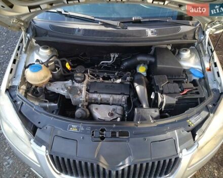 Серый Шкода Фабия, объемом двигателя 1.2 л и пробегом 195 тыс. км за 3900 $, фото 11 на Automoto.ua