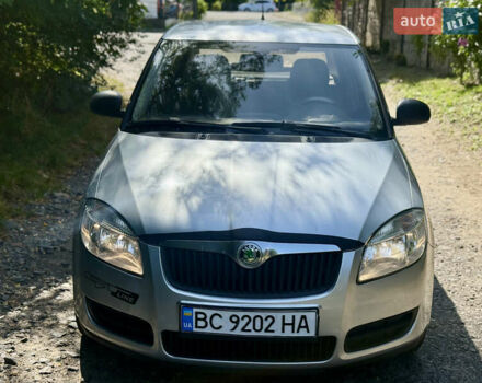 Сірий Шкода Фабія, об'ємом двигуна 1.2 л та пробігом 245 тис. км за 3150 $, фото 3 на Automoto.ua