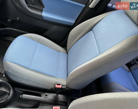 Серый Шкода Фабия, объемом двигателя 1.2 л и пробегом 179 тыс. км за 4299 $, фото 24 на Automoto.ua