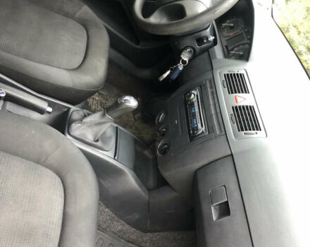 Серый Шкода Фабия, объемом двигателя 1.2 л и пробегом 253 тыс. км за 3600 $, фото 6 на Automoto.ua