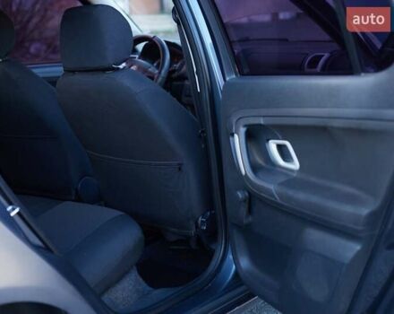 Серый Шкода Фабия, объемом двигателя 1.39 л и пробегом 211 тыс. км за 3900 $, фото 9 на Automoto.ua