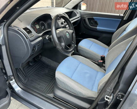 Серый Шкода Фабия, объемом двигателя 1.2 л и пробегом 179 тыс. км за 4299 $, фото 21 на Automoto.ua