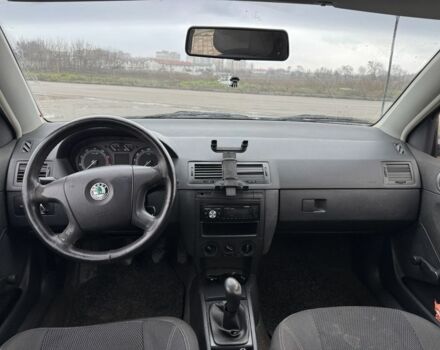 Серый Шкода Фабия, объемом двигателя 1.2 л и пробегом 200 тыс. км за 2700 $, фото 9 на Automoto.ua