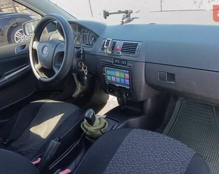 Серый Шкода Фабия, объемом двигателя 1.2 л и пробегом 144 тыс. км за 3850 $, фото 6 на Automoto.ua