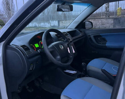 Серый Шкода Фабия, объемом двигателя 1.2 л и пробегом 198 тыс. км за 3900 $, фото 6 на Automoto.ua