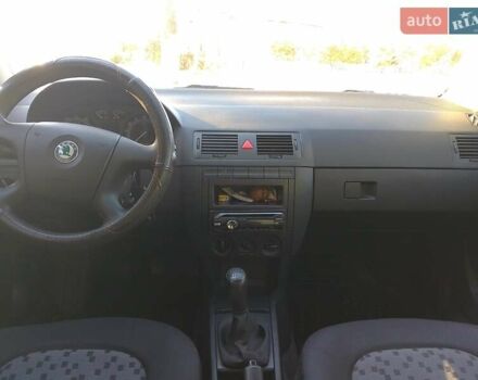 Шкода Фабия 2007 в Сквира на Automoto.ua Серый Шкода Фабия, объемом двигателя 1.2 л и пробегом 202 тыс. км за 3750 $, фото 7 на Automoto.ua