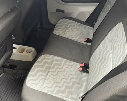 Серый Шкода Фабия, объемом двигателя 1.39 л и пробегом 208 тыс. км за 5500 $, фото 10 на Automoto.ua