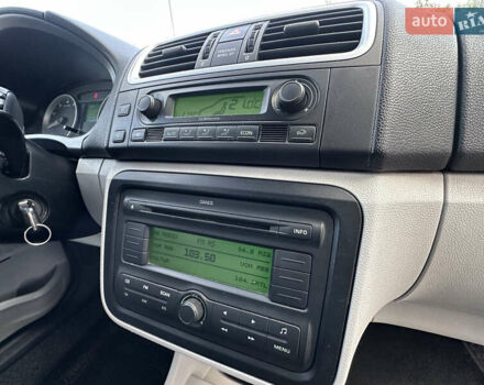 Серый Шкода Фабия, объемом двигателя 1.6 л и пробегом 236 тыс. км за 4850 $, фото 44 на Automoto.ua