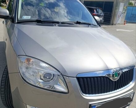 Сірий Шкода Фабія, об'ємом двигуна 1.39 л та пробігом 215 тис. км за 5000 $, фото 5 на Automoto.ua