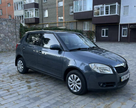 Серый Шкода Фабия, объемом двигателя 1.6 л и пробегом 253 тыс. км за 5999 $, фото 2 на Automoto.ua